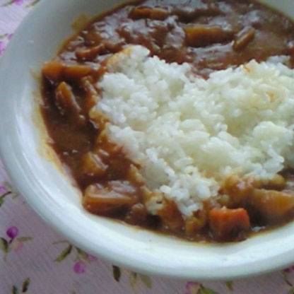 すみませぬ！茄子ダメなので自家製カレーですが、気持ちはしっかり込めました＾＾❤
パパに？ではなく自分用です＾＾笑　たまにはイイよね♪
ホヌさん感謝＆良いお年を❤